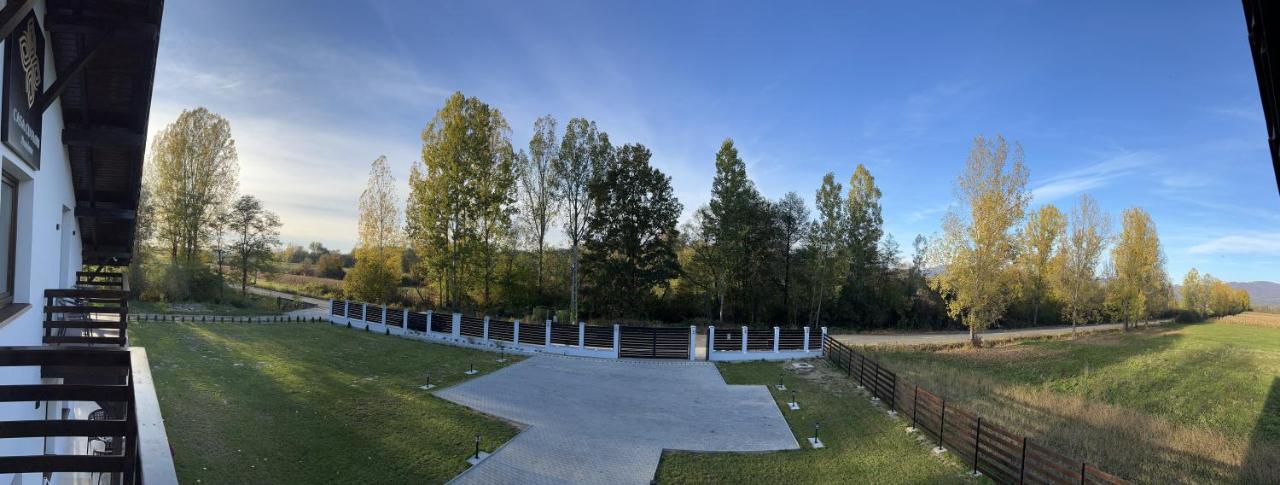 Casa Cu Flori Maramures Baia Mare Luaran gambar